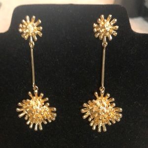 Star three dimensional dangle earrings